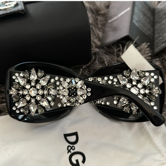 Dolce and Gabbana sunglasses - Picture 3 of 8